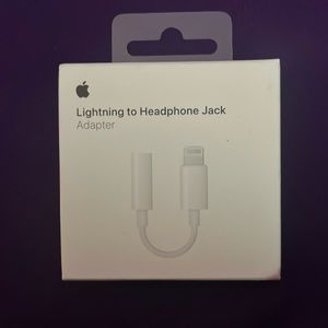 NWT Lightning to Headphone Jack Adapter✨